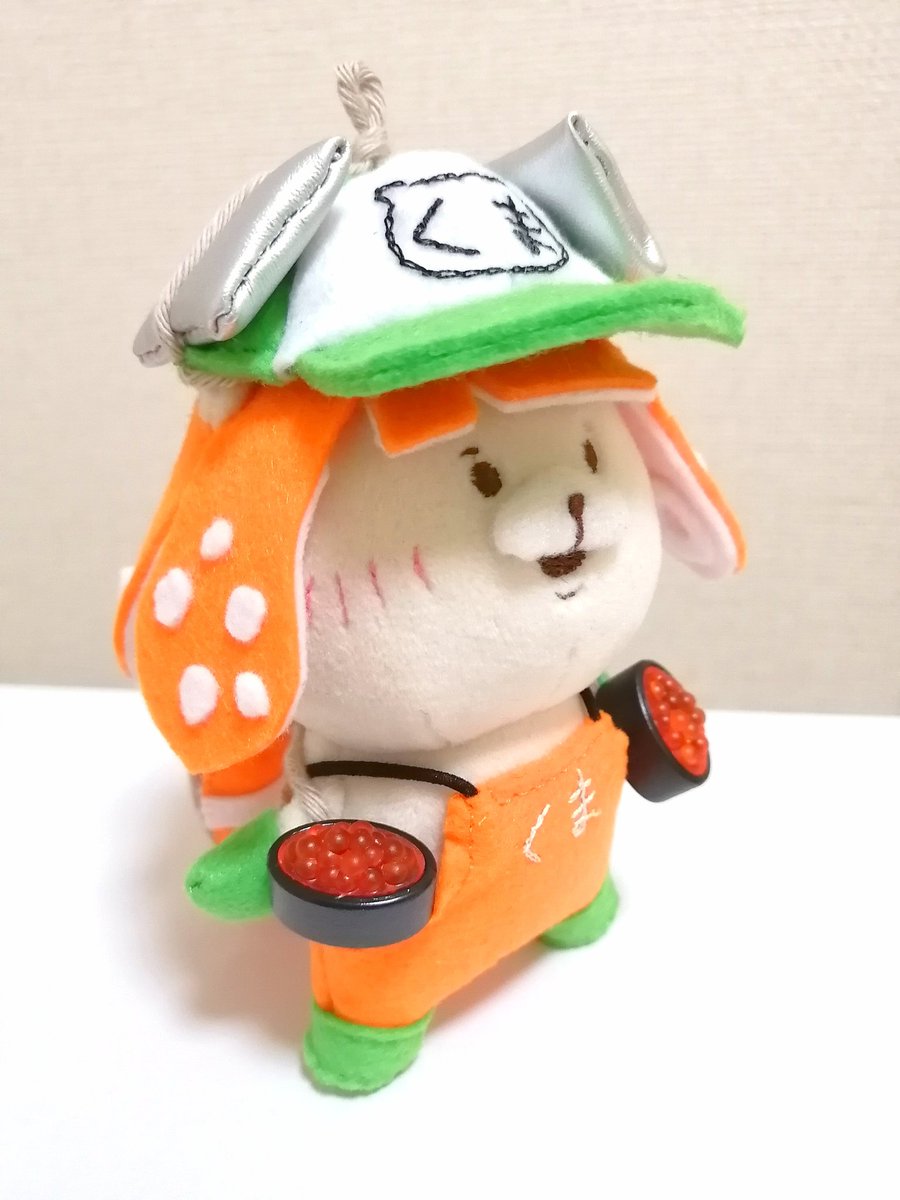 みつ クマサン商会が斡旋する 怪しいバイトでシャケをシバき この夏はイクラを荒稼ぎ スプラ2のサーモンランのバイトギア 制服 は くまちゃんにもよく似合う スペシャルパウチもあるよ ともだちはくま Tamsorogi