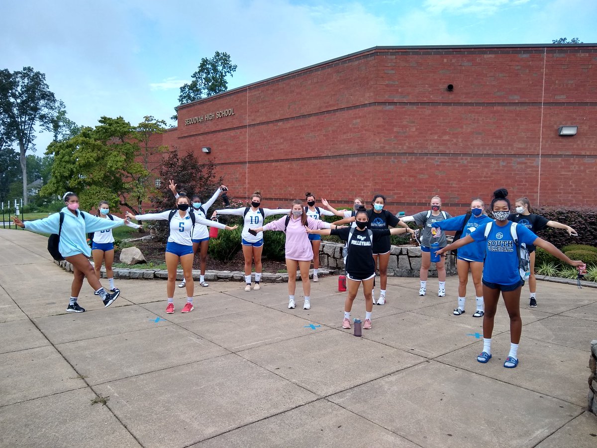 Masked up, social distanced, ready to go😀!  #sofocares <a href="/SouthForsythHS/">SouthForsythHS</a> <a href="/KeithGravitt/">SFHS Athletics</a> <a href="/hkingdking/">TheRealDianeKing</a> <a href="/SofoVolleyball/">SOFOVolleyball</a>