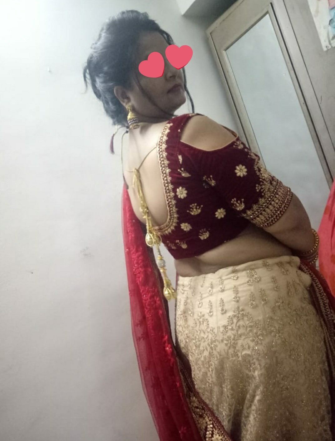 sexy suvarna on X: #sareebeauties #sareephotoshoot #sareeblouse #sareeass  #sareehot #sareetwitter #साडी #देसी #indianaunty #aunty_lover #auntylove  #bhabhihot #sexyaunty t.coyxZa1LGTgq  X