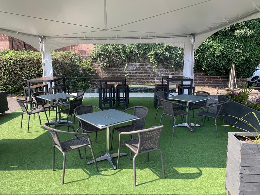 Phase one of our covered alfresco dining area😍🥂🍽
#saletown #canalside #alfrescodining #thebridgesale