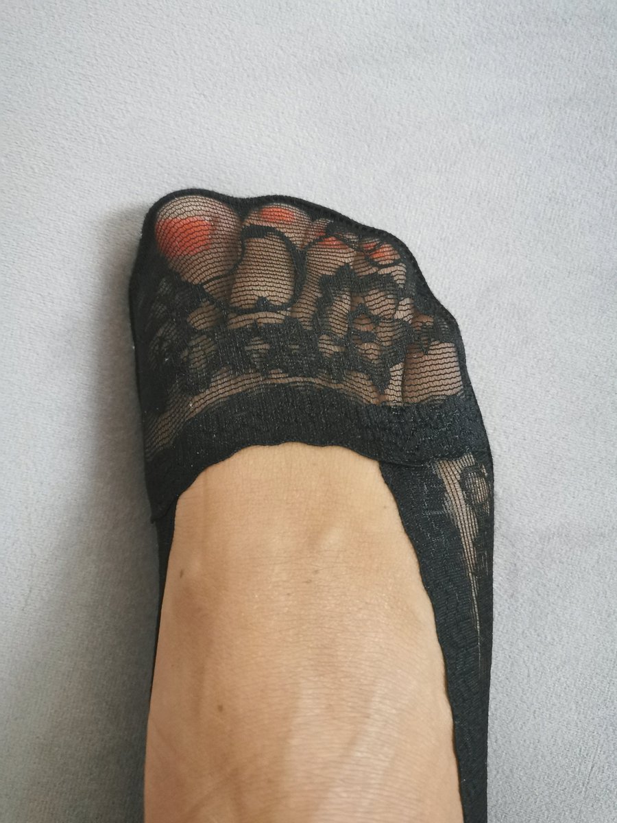 Alice59370623's tweet photo. Do you love lace as much as I do? 👀 #feet #foot #Feetfettish #footqueen #footfetishbabe #feetlove #feetpic #feetsforsale https://t.co/0XlNr7ozMO