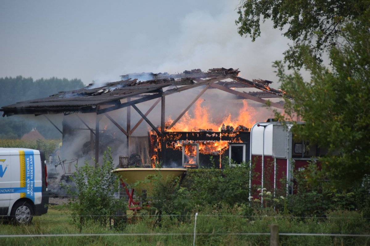 Uitslaande brand in schuur Terwispel - #Friesland -..