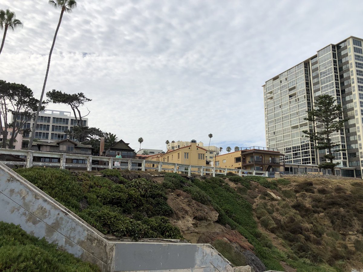 angiedisrunner's tweet photo. #LaJollla Cove was so nice. The park was a great place to people watch, with spear fishers, divers, sea lions and waves. A fantastic break from record breaking summer inn#Arizona #Disrunner #gratitude #MomentOfBliss https://t.co/ehG8O05dO0