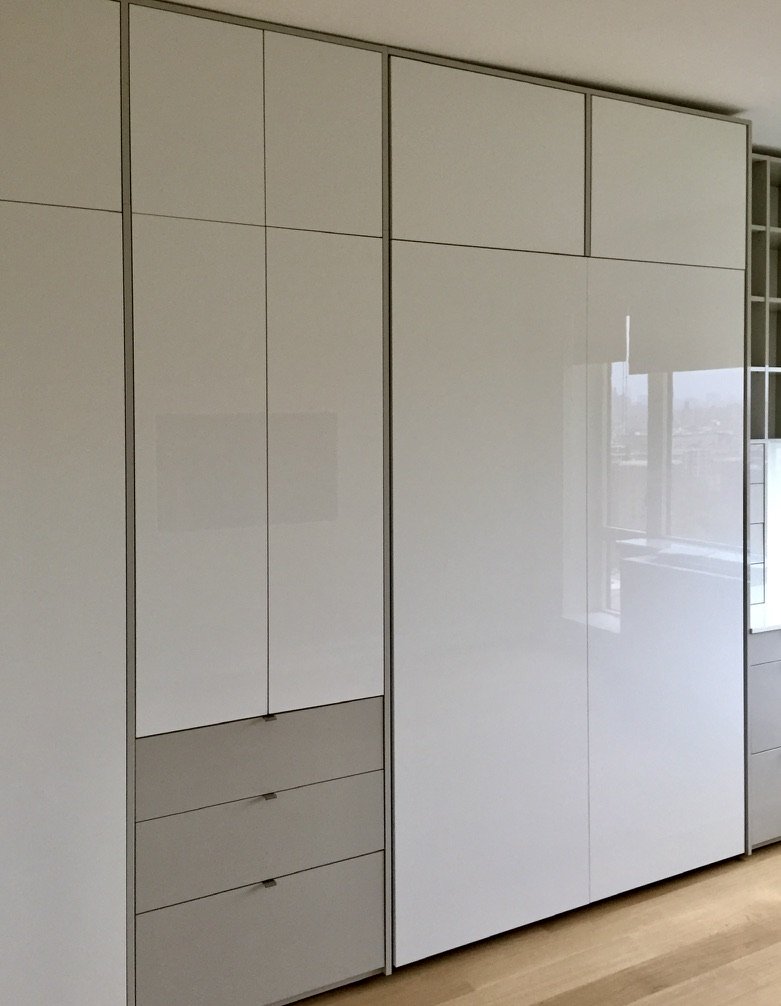 transFORMhome's tweet image. When the need for a multifunctional room is needed to store, sleep, and work, we have design solutions to make any space work for your needs.

#ShelfieSaturday #transformhome #wallbed #homeoffice #weekend #weekendvibes