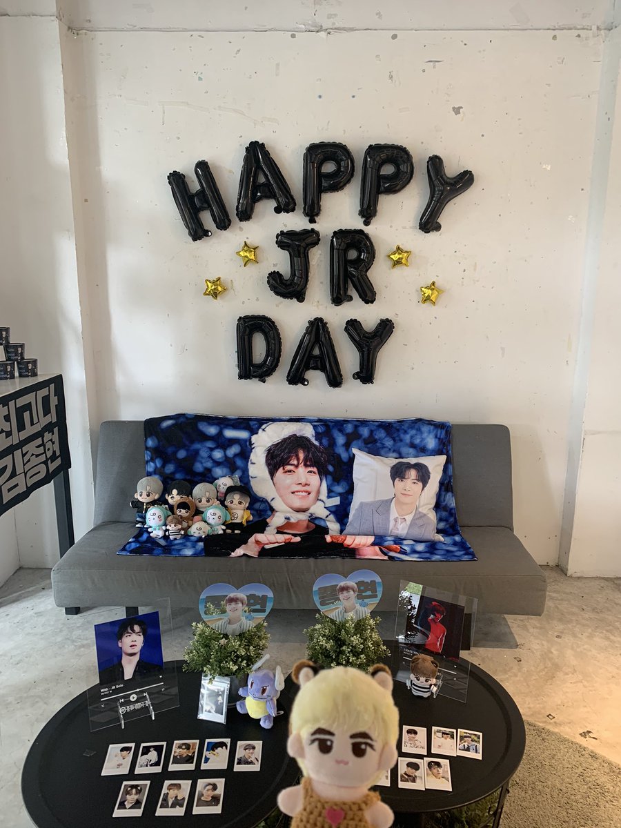 SGmummy1010's tweet photo. Thank you @primrosesg for this lovely cafe event! #PRISM_JR_DAY

Indeed a Happy JR With Love Day ~ 
Thank you SGLOΛEs for a great time too

#JR #김종현 #NUEST #뉴이스트 https://t.co/LmJ2BF3hSN