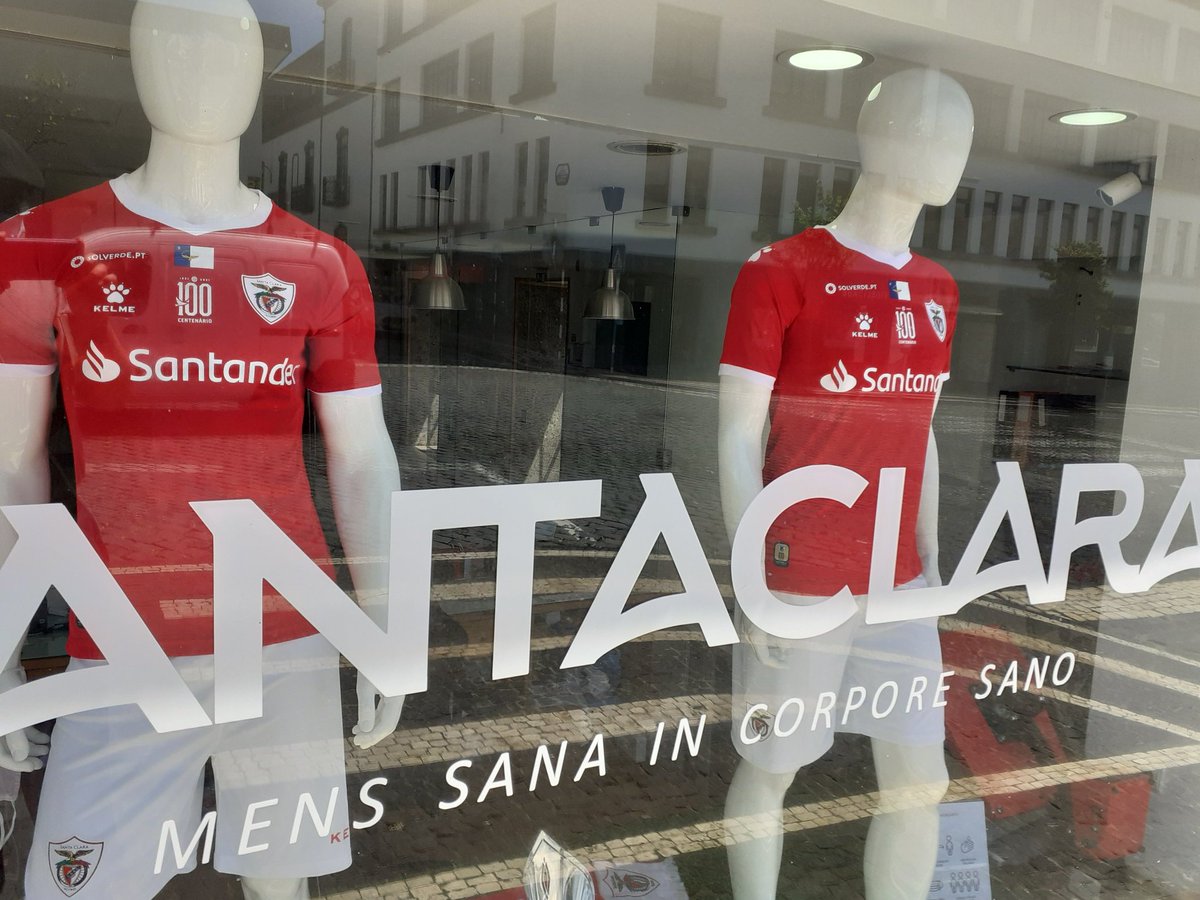 I am surprised to learn that the local team (Santa Clara) is top tier Portuguese football, though not a historic side.Pauleta, one of the best ever Portuguese strikers, started his career here. Before going to PSG I remember he played a few years in Salamanca, when they...6/n