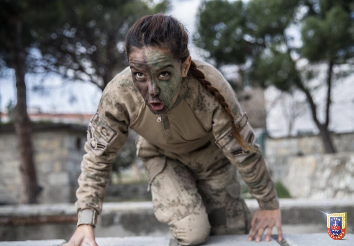 jandarma's tweet photo. Çabuk büyü çabuk yetiş tez kızım!
Çakal gezen şu dağlarda gez kızım!
Çabuk büyü çabuk yetiş tez kızım!
Hain gezen şu dağlarda gez kızım! https://t.co/AaCm836a3o