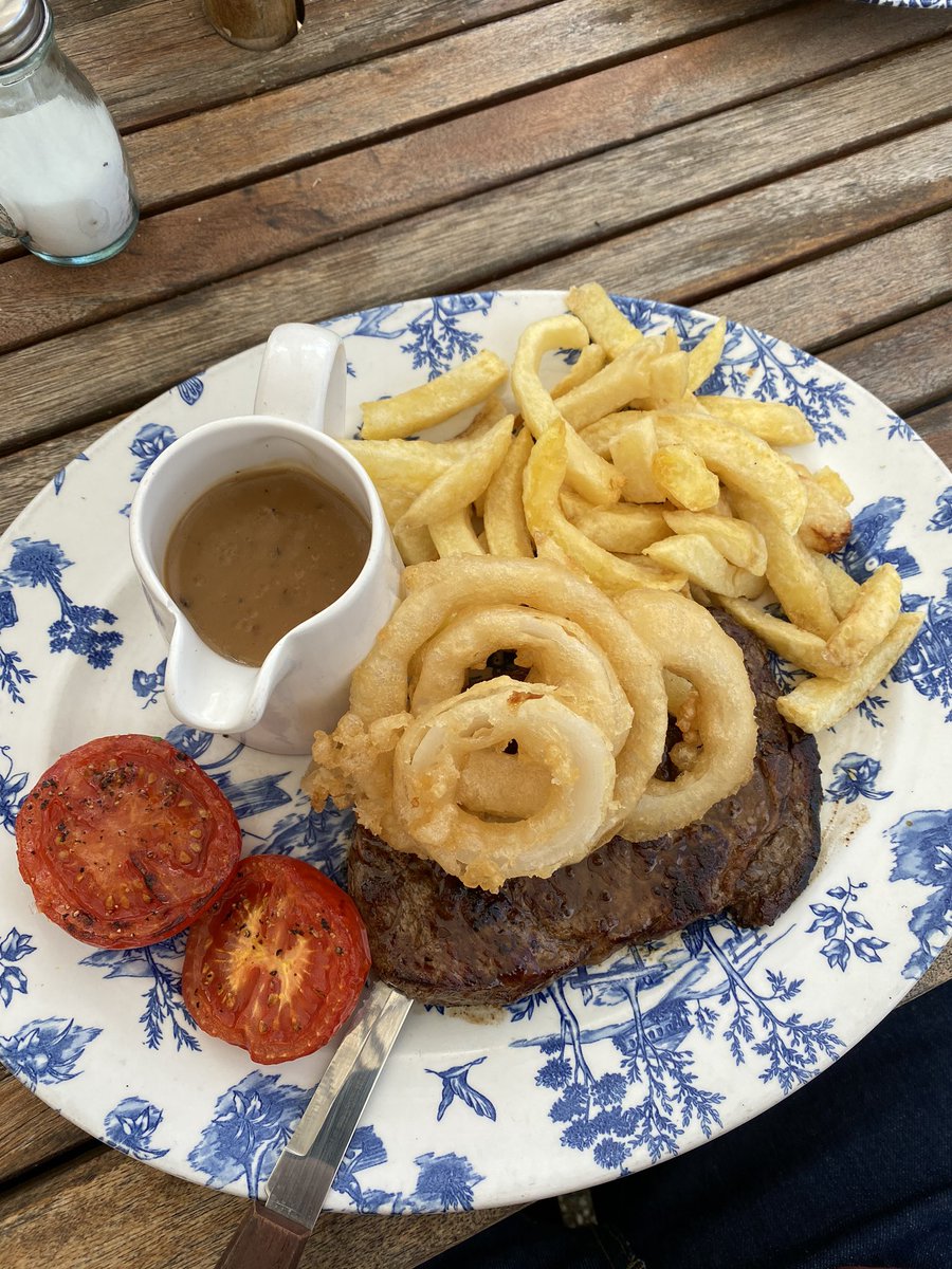 Nice trip out to <a href="/CholmArms/">Cholmondeley Arms</a> for lunch. Beltin piece of beef that had travelled as far as us from <a href="/frostybutcher/">Lee Horsley Frost</a> #Chorlton #properchips