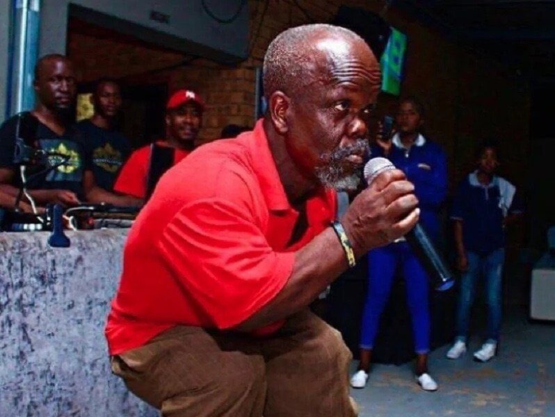 TRASHBOAT_OHH's tweet image. Ungamithi Kusazoba mnandi #cyrilramaphosa
#Level2
#immediateeffect