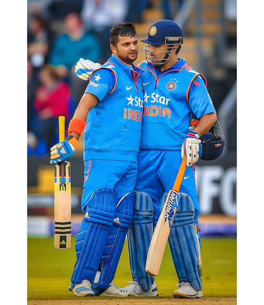 Abdul_Azim_srk's tweet photo. मैच तो तुमसे पहले भी होते थे और तुम्हारे बाद भी होंगे,बस आखिरी गेंद पर पासा पलटने का वो विश्वास ना होगा।
अनहोनी क�� होनी करदे,होनी को अनहोनी
11 खिलाड़ियों में एक अकेला #MSDhoni
#miss_u_mahi💔
#dhonRetires
कलेजा रह गया उस वक़्त फट कर
कहा जब अलविदा दोनों ने पलट कर😥
@msdhoni #raina https://t.co/ICHedxQCIS