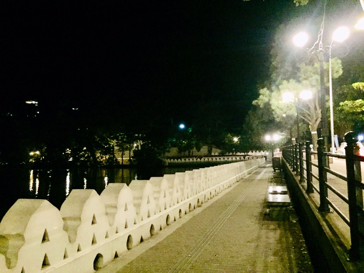 basith_26's tweet photo. Perhaps! The truth depends on a walk around the lake.💫🌌 #LateNightChills #KandyLake♥️ https://t.co/DeL8JlNCR5