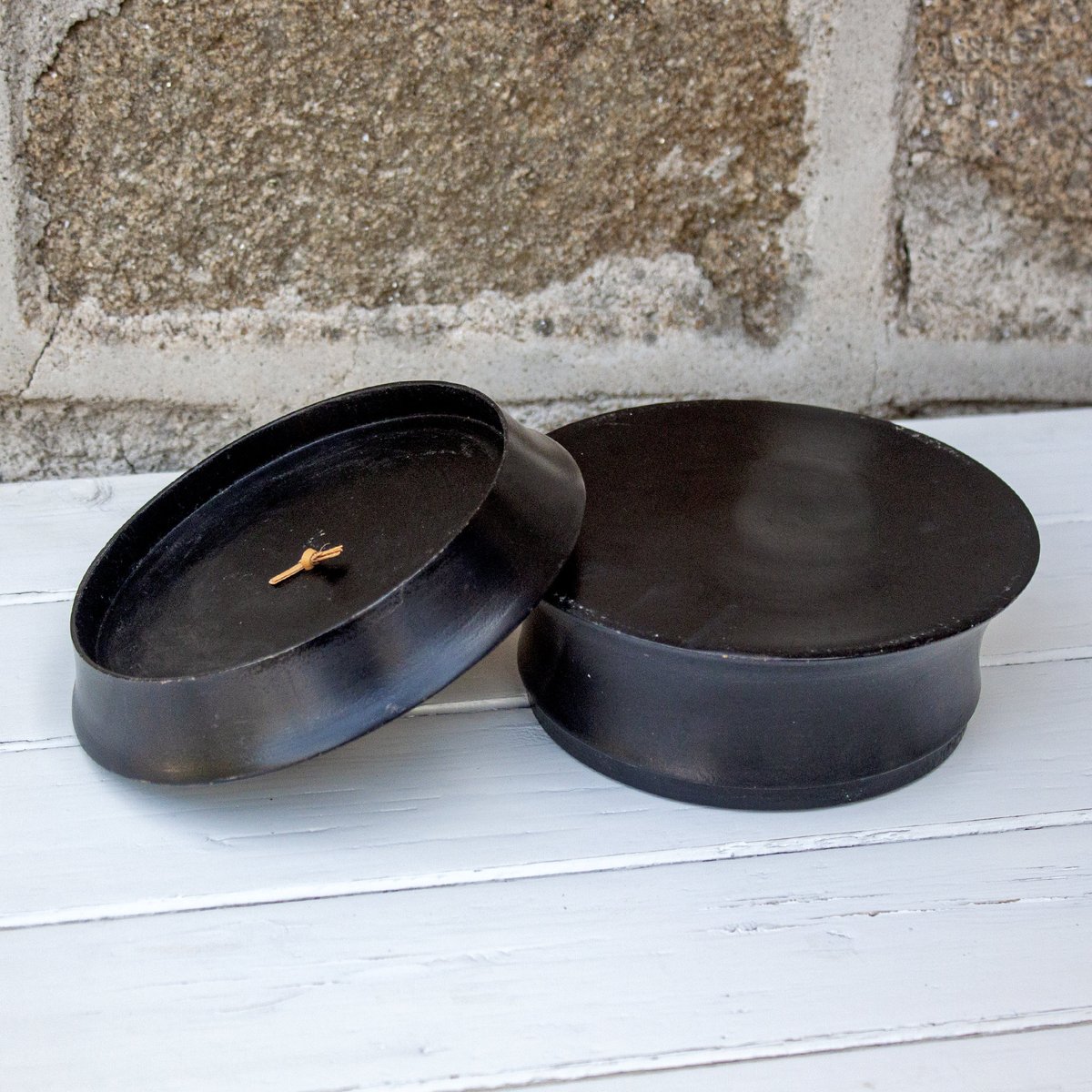 UpStagedLeeds's tweet photo. For sale on #etsy: Vintage Black Ebonised Wood Round Box with Lid, Oriental possibly Japanese. https://t.co/mCyjT7oriD #blackbox #upstagedvintage #storagebox #liddedboxes #roundbox #collarbox #japanese #oriental #bamboobox #jewelleryboxes #decorativebox https://t.co/KXKi2FDcUY