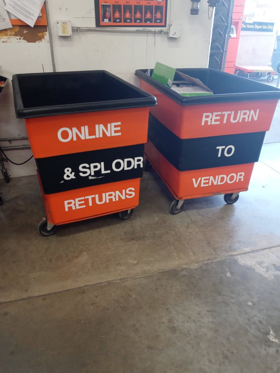 CarolenePinn's tweet photo. Freshly painted beautiful bins and our Sanitation Sheriff on Duty! Thank you Homer and Jessica! #THD6989 @jreed4401 @milsonwheels55 @RobinHarbin5 @DarrellStiffey @LMcmilian @bjp84 https://t.co/RYoeiRY9gE