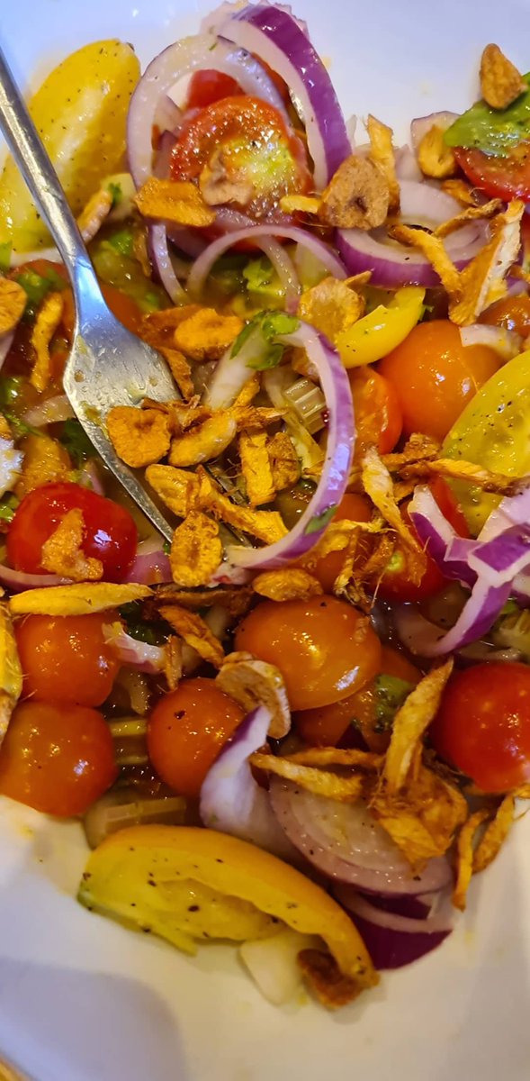 s_allwoods's tweet photo. @Alialexander67 Looking gorgeous.... @r_allwood is cooking up our tea here while I observe..... delicious tomato salad and he's slaving over a hot griddle at the moment 😋 https://t.co/ZVCMoR94Sw