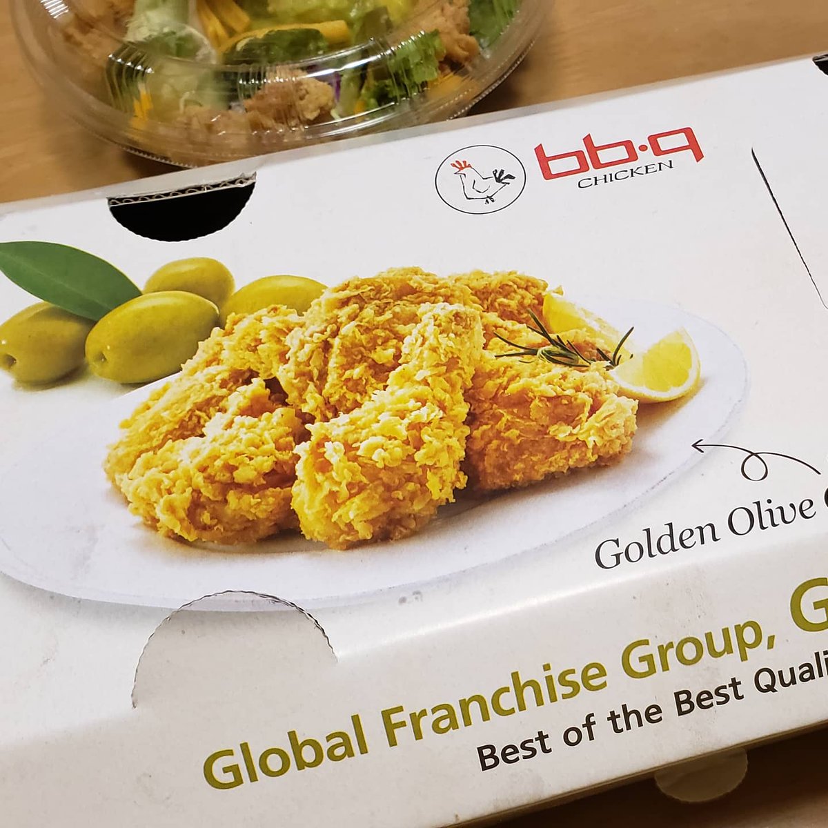 Yagoshin A Twitter 韓国ドラマの食事シーンにも出てくるサクサクチキン Bbqオリーブチキン を買いました 笹塚 にオープンしたお店は韓国no 1の人気フライドチキンチェーンでドラマのロケ地にも度々登場するお店で想像していた以上にパリパリで美味しかったです