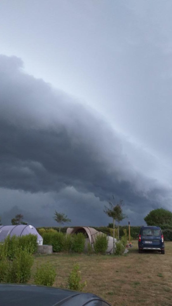 fredleroux44's tweet photo. L'orage monte @MeteoBretagne #kloar #lepouldu #cornouaille #finistère #pennarbed #bretagne #breizh #brittany #MagnifiqueBretagne https://t.co/HLDI9W0SJf