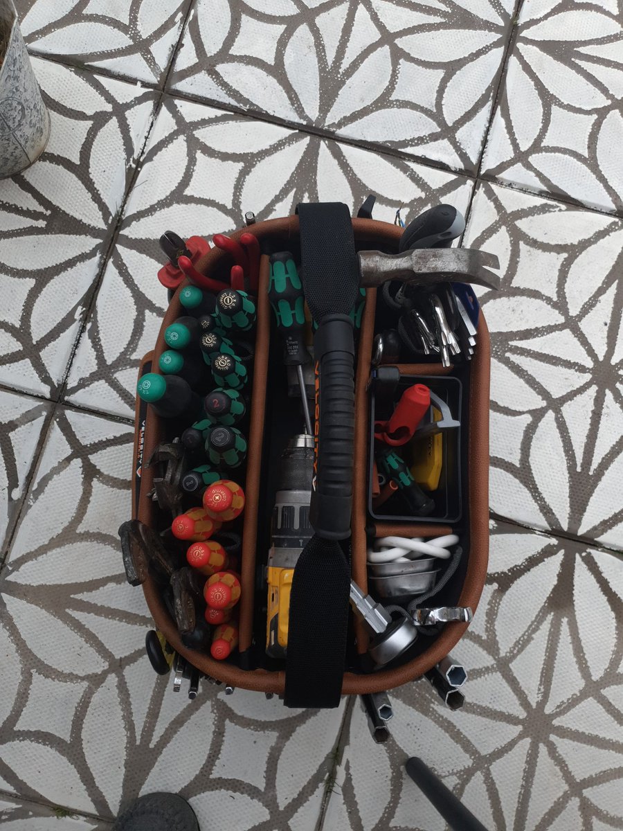 GreenFlamesGas's tweet photo. Surely it isn't just me that gets excited about a new tool bag... thanks @velocityprogear for a super speedy delivery! And don't those @weratoolsuk @knipex_uk @DEWALT_UK @BahcoTools etc tools look so pretty all lined up in there?
#efficiency #tidytools #treatyourself https://t.co/8k9InGMsPu
