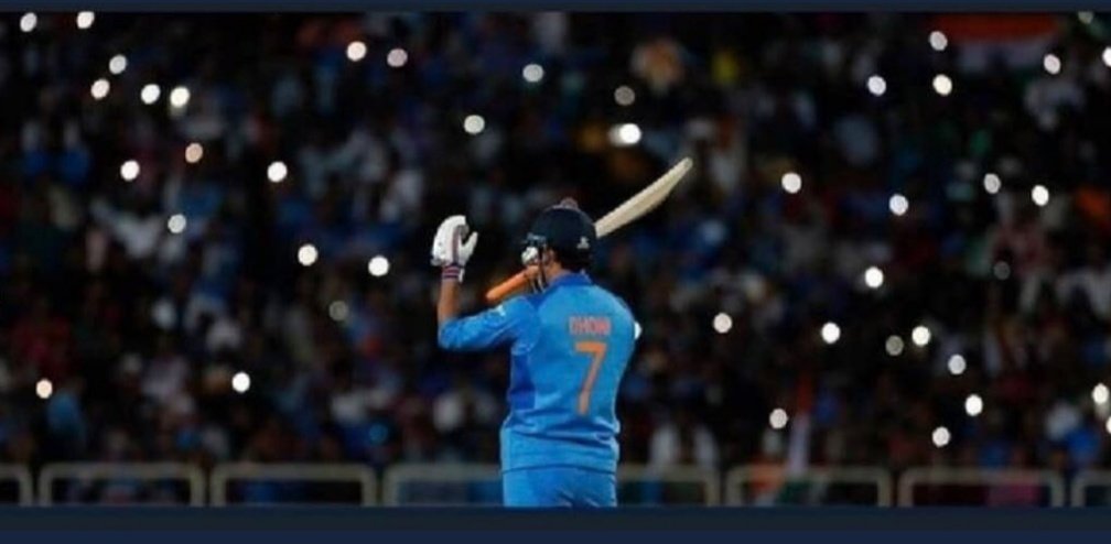 vigneshshil's tweet image. #No7 is not a number it&apos;s an emotional memories of his #fans.  
We will miss your #Legendarycataincy 
We will miss  your #stumping&apos;s 
We will miss your #helicopterhits. 
Finally we lost trustable match finisher Mr. Cool @msdhoni 
#Thala