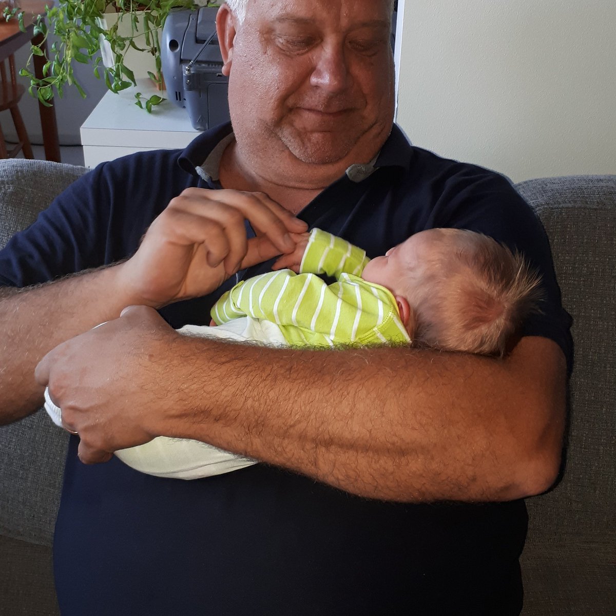 Lapsenlapsi Nro2 näki viikolla maailman ensi kertaa. Kaikki meni hyvin💪 #isoisä #ukko