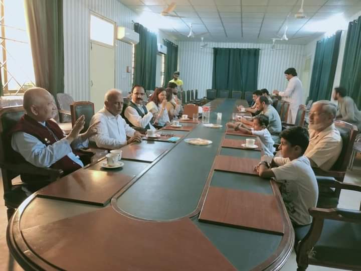 racmcmm's tweet photo. Rotaracts and Rotarian was hosted by Director of Institute of Chemical Sciences BZU and Rtn. Dr.Tariq Mehmood Ansari.
#RotaractMultanChangeMakers  #RotaryMultanMetropolitan #Rotary #Rotaract #FelowShipThrougServises #SouthZone #RotaractMultan https://t.co/GxrypJp01a