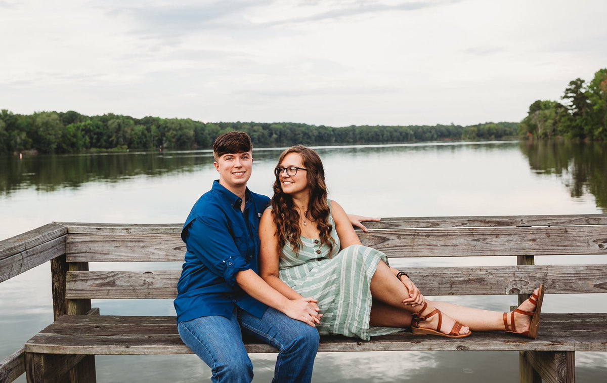 khamlin11's tweet photo. This one time Nicole and I decided to be models and go out for a photo shoot https://t.co/FKsc5j86vT