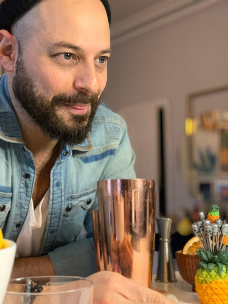 friendadrink's tweet photo. Launching our Guide to Virtual Event Services &amp; Experiences | The Vendry Memo https://t.co/MECMFdYqi0 https://t.co/QHTC1HPAE7