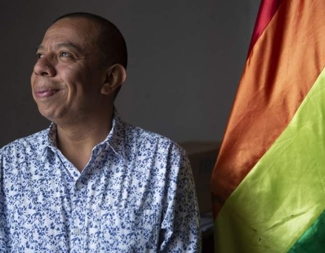 _primeraplanagt's tweet photo. #ENTREVISTA| Aldo Dávila: "En éste país te etiquetan por todo"

Conoce la historia del primer diputado abiertamente gay del Congreso de la República ⤵️
https://t.co/BuJtSDZKlf https://t.co/NYF1GAnwqa
