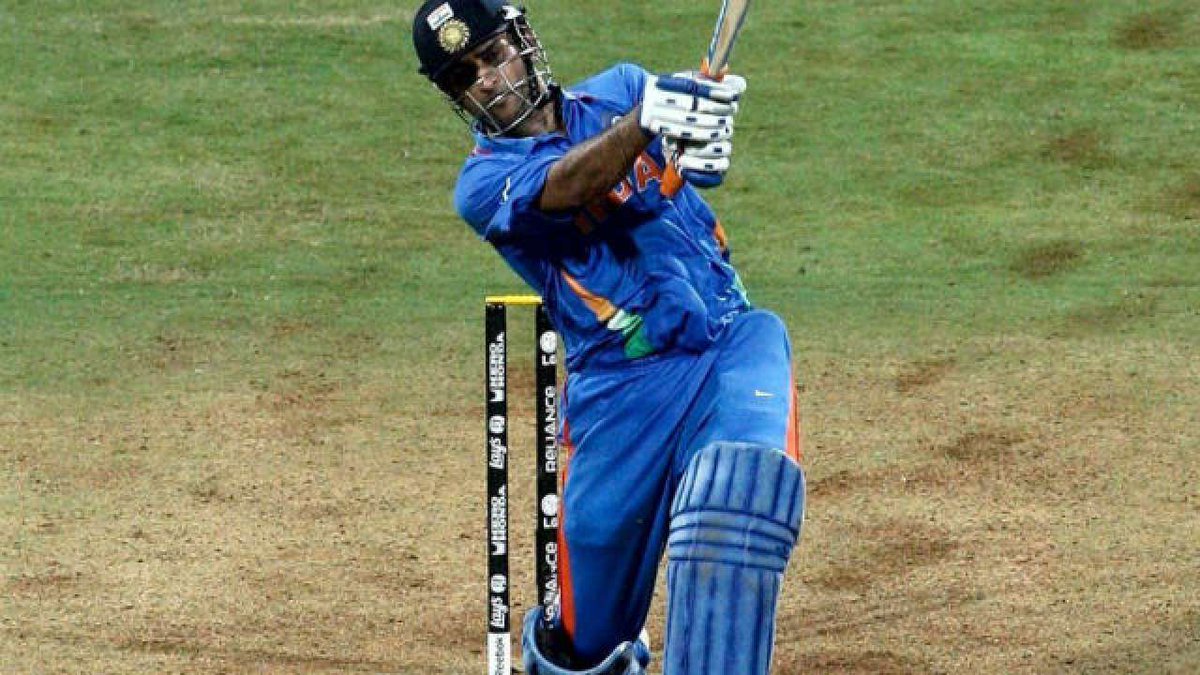 ThenariAnees's tweet photo. Thanks for everything Captain..! Your memories will never retire.! End of an era..! #MSDhoni Retires https://t.co/VibkioBwoE
