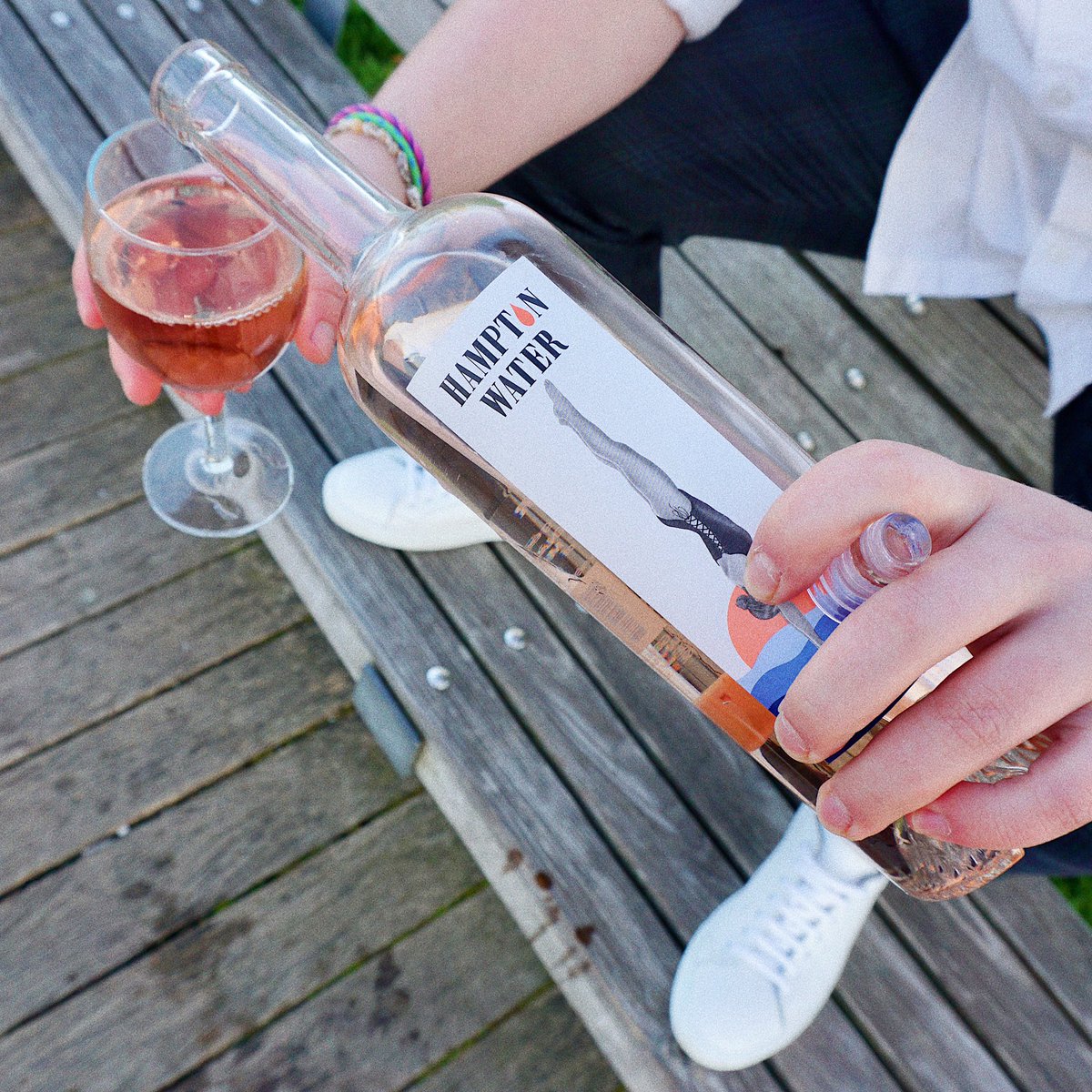 hamptonwater's tweet photo. Last night was a hell of a show! But the giving isn’t done yet. For the next two weeks, $1 of every bottle sold will still benefit those in need through @WCKitchen. 
https://t.co/SgCtq4ZqQy https://t.co/B8IqpKViah