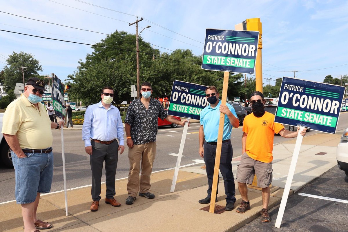 PatrickMOConnor's tweet photo. Thank you so much for the strong showing of support at our standout last night in Weymouth. It's great to be surrounded by some of the best volunteers and supporters. Keep an eye out for future events throughout the district! #TeamOConnor #mapoli https://t.co/vXTLRiPfdx