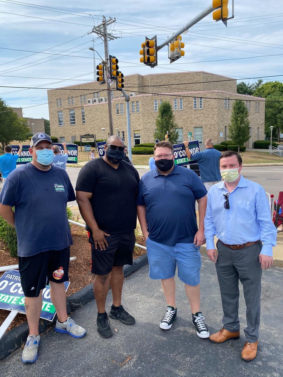PatrickMOConnor's tweet photo. Thank you so much for the strong showing of support at our standout last night in Weymouth. It's great to be surrounded by some of the best volunteers and supporters. Keep an eye out for future events throughout the district! #TeamOConnor #mapoli https://t.co/vXTLRiPfdx