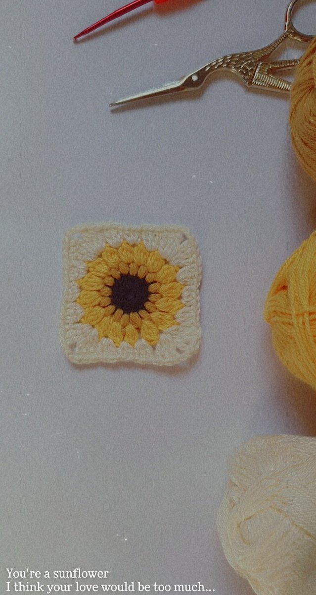 #GrannySquareDay2020 
Sunflower 🌻