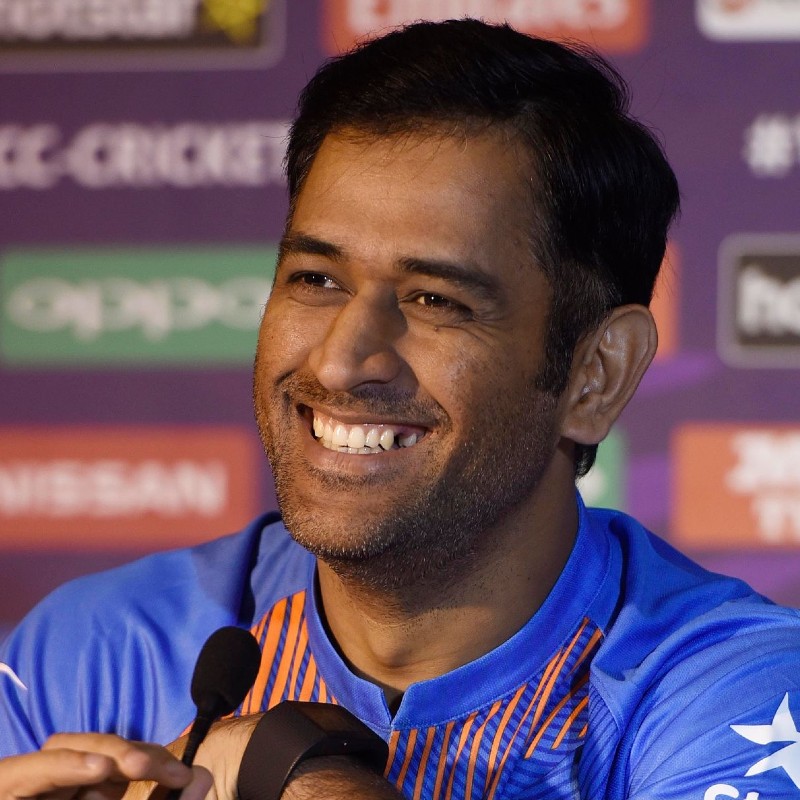 VinasSmile's tweet photo. MS Dhoni (Mahi) : We miss always You in Team Blue. You were the reason of watching Cricket. Best example of perfection and Timing you are. You are super hero.
Its not retirement , we want to see you more cricket in You. Jai Hind

#MSDhoni
#Dhoni 
#dhoniretires https://t.co/bCsZOtytl2