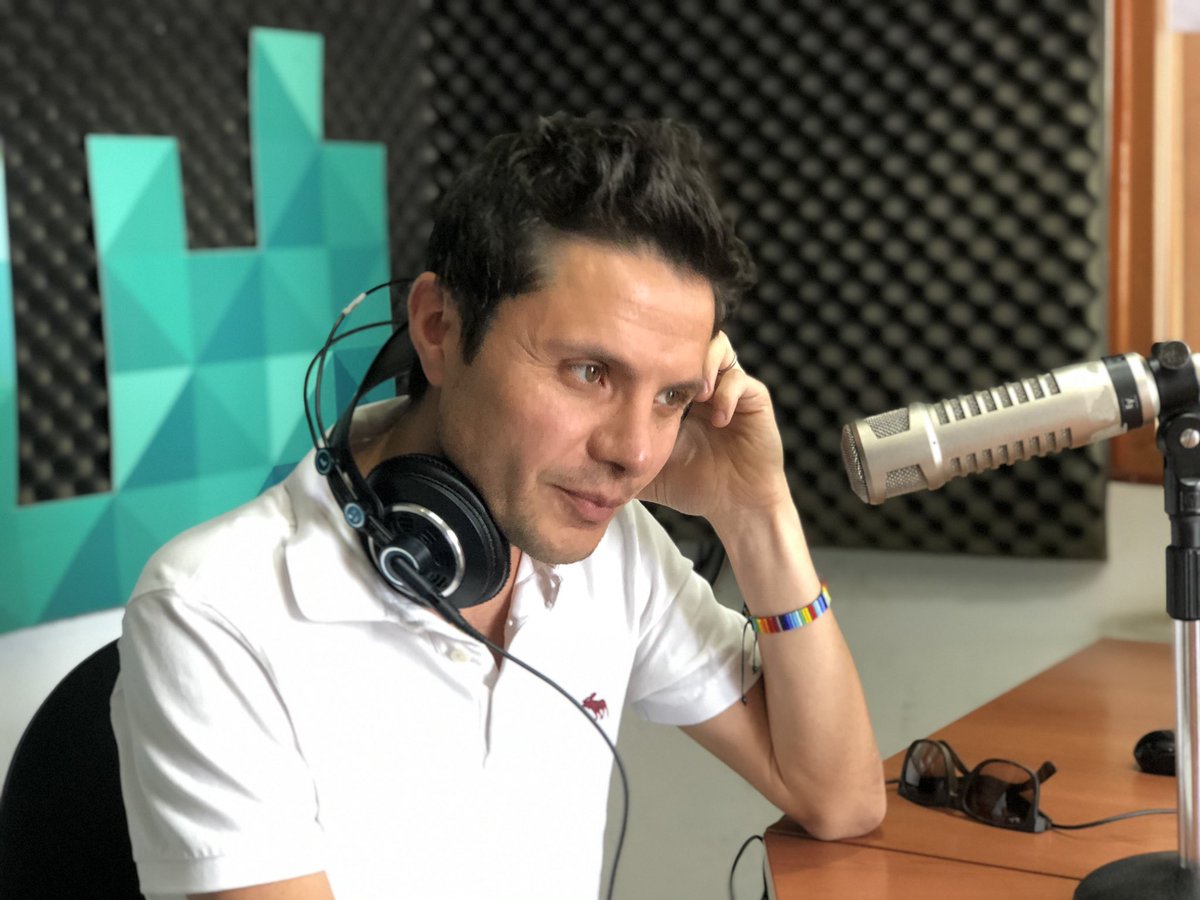 CabildoCivico's tweet photo. 📌 #GenteEnAcción | Ya estamos en vivo junto a @cesarmantillaec, #PaulaLeón y #JairoRodriguez analizando los desafíos de la participación de los jóvenes en la vida democrática. #MesDeLaJuventud ✊

🔴 Síguenos a través de @pachafmquito ⤵️ https://t.co/Ar8kG3KEt9