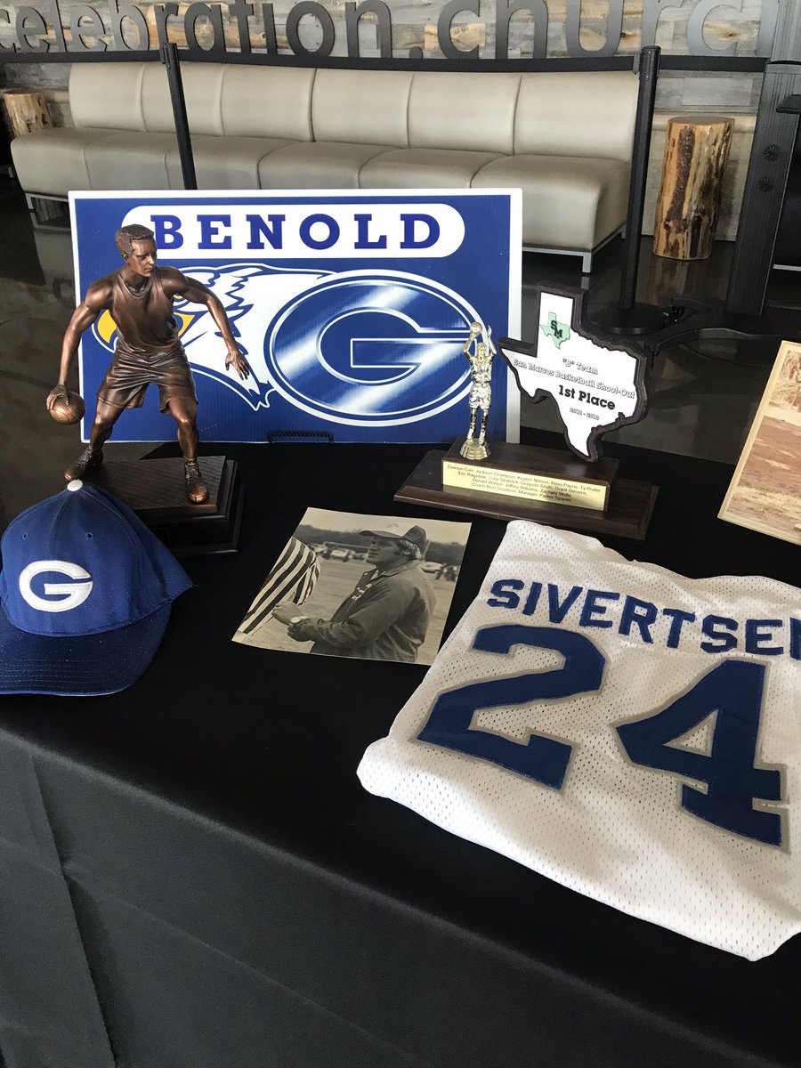 Live Stream Details for Coach Si’s Celebration Service today at 2pm:

1. Watch live at 
wayfindersjarrell.church/watch/

2. Facebook: search Wayfinders Church Jarrell. Direct Link: 
facebook.com/wayfindersjarr…

After event, you can find it at the Wayfinders Church Jarrell FB Page.