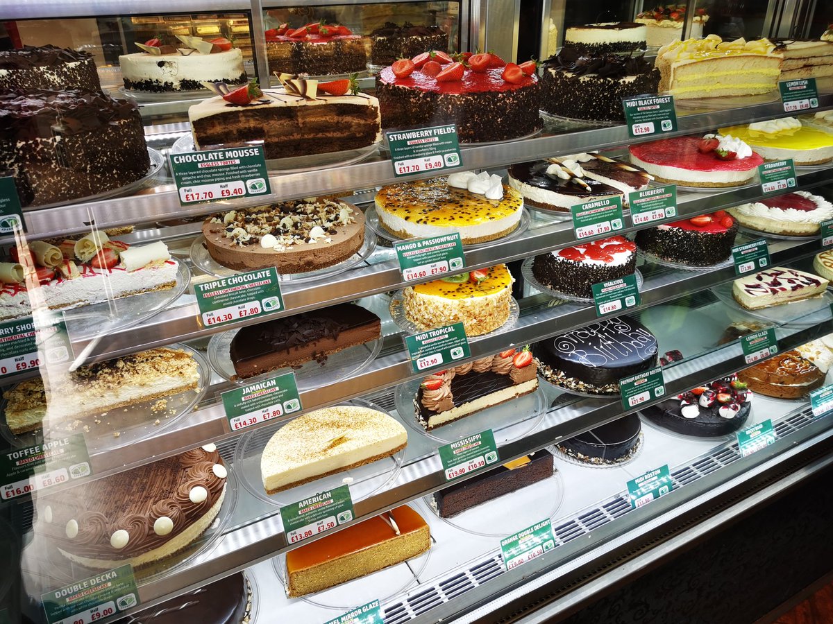Grahamkirkman's tweet photo. #cake tonight methinks https://t.co/3tmT8Fxlvv