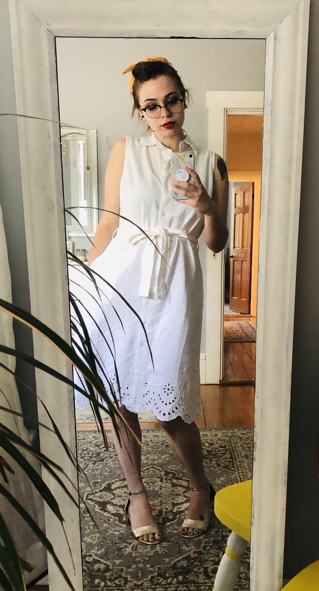 milkshake_spill's tweet photo. 50’s housewife vibes 🌼 https://t.co/9557OP5AQ2