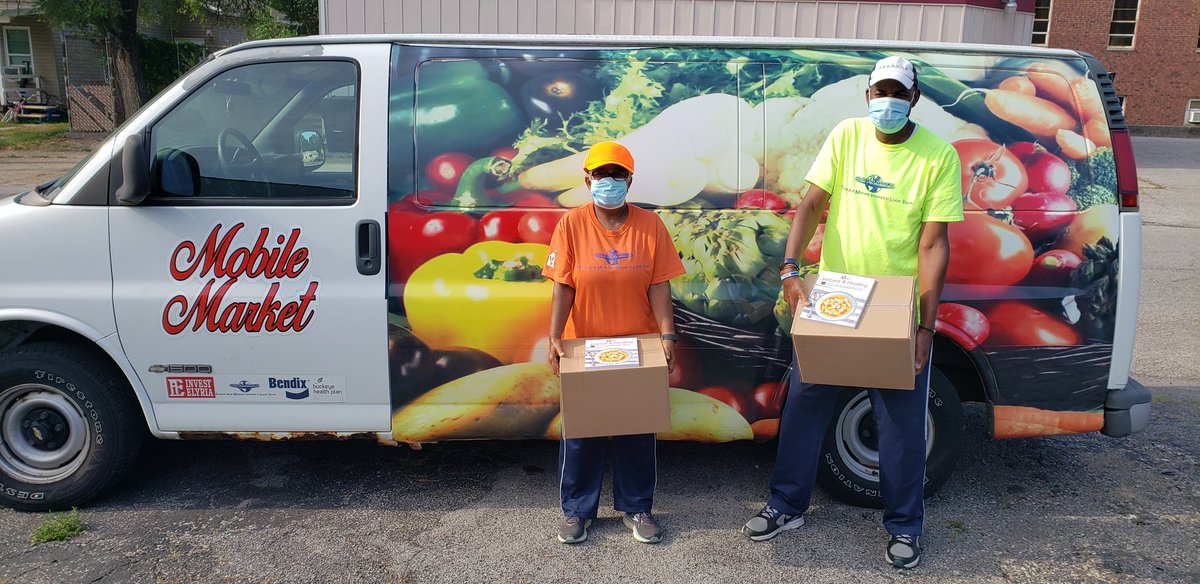 ourfamilyohio's tweet photo. @ElyriaYesZone Home Deliveries of #Free #Fresh #Prodyce includes a special cookbook courtesy of the @LorainCoHealth. #HealthyFood #HealthyCommunities #ProjectFeed https://t.co/dORTd0wkVI