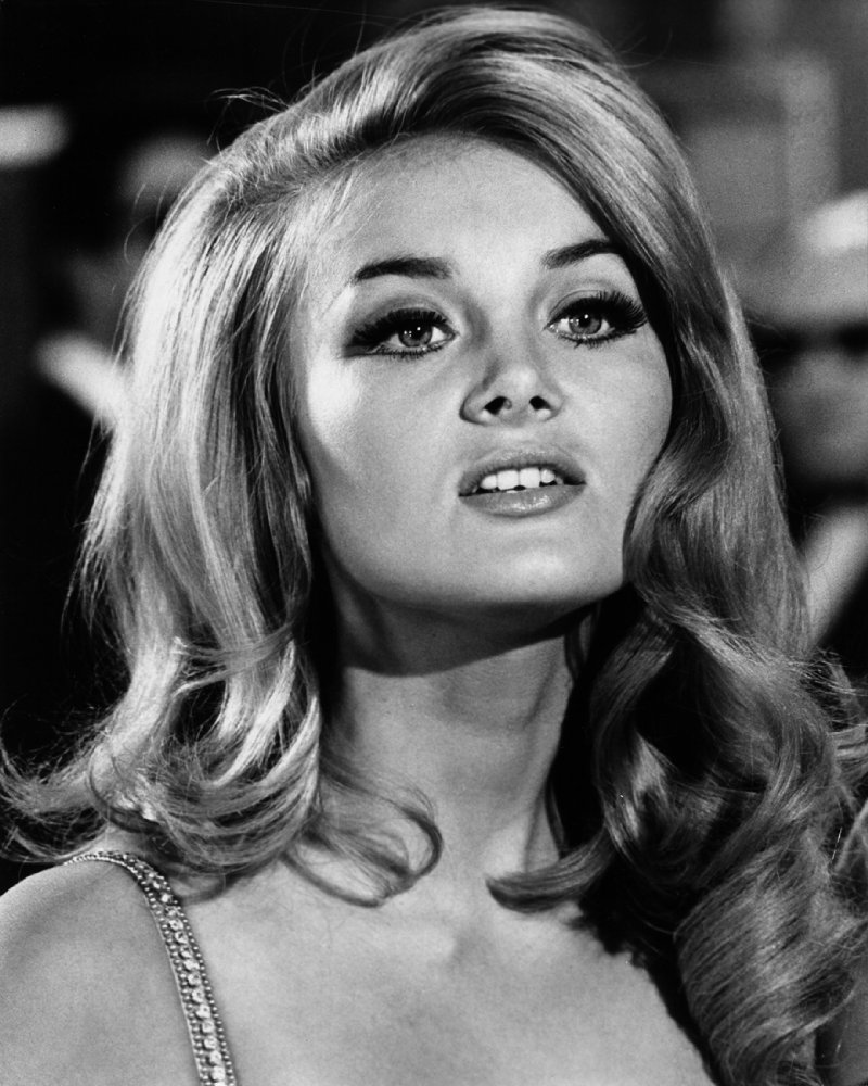 Happy birthday Barbara Bouchet!! 