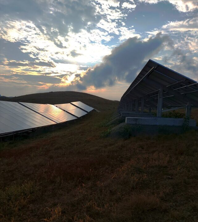 CTECsolar's tweet photo. Sunrise in Putnam, CT. Who knew landfills could look so pretty.
-
-
#CTECSolar #solar #renewableenergy #solarpanels #solarpower #cleanenergy #energy #solarenergy #greenenergy #renewables #sustainable https://t.co/lMjxzq9OU5