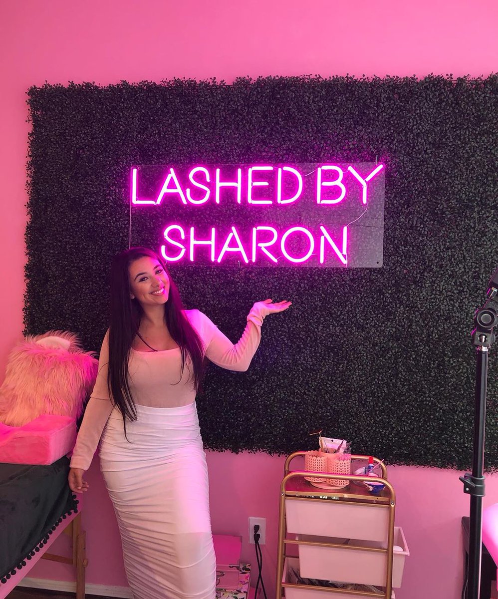 fastneonsigns's tweet photo. Beauty💃🏻 &amp; Neon⚡️
LASHED BY SHARON🌈
lashedbysharon with @fastneonsigns❤️

Custom neon signs, stunning studio

#beauty #lashedbysharon #nails #interior #neon #neonsigns #neonlights #neonvibes #neonaesthetic #neonart #fastneonsigns #customneon https://t.co/L1kgIMPHFa