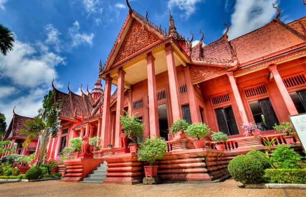 bohapus's tweet photo. The National #museum of #Cambodia has a very #impressive collection of #art from the #Khmer era which includes #bronze #tools and #weapons, #intricate #carvings, #statues, #sculptures and so much more. 

#Dream with #BoHapus and #plan your future #travels with us! https://t.co/yeKMWn9tkE