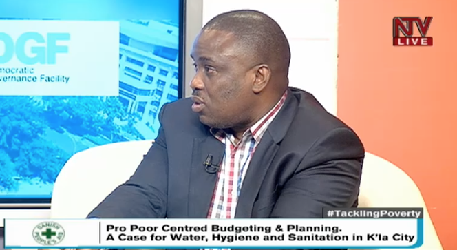 Can you imagine that we spend UGX 1.5 billion annually to maintain Kiteezi landfill? We are saying that let us get our priorities right. We need a recycling plant that will reduce such costs - Lord Mayor Erias Lukwago

#TacklingPoverty #NTVTalkShow #NTVNews