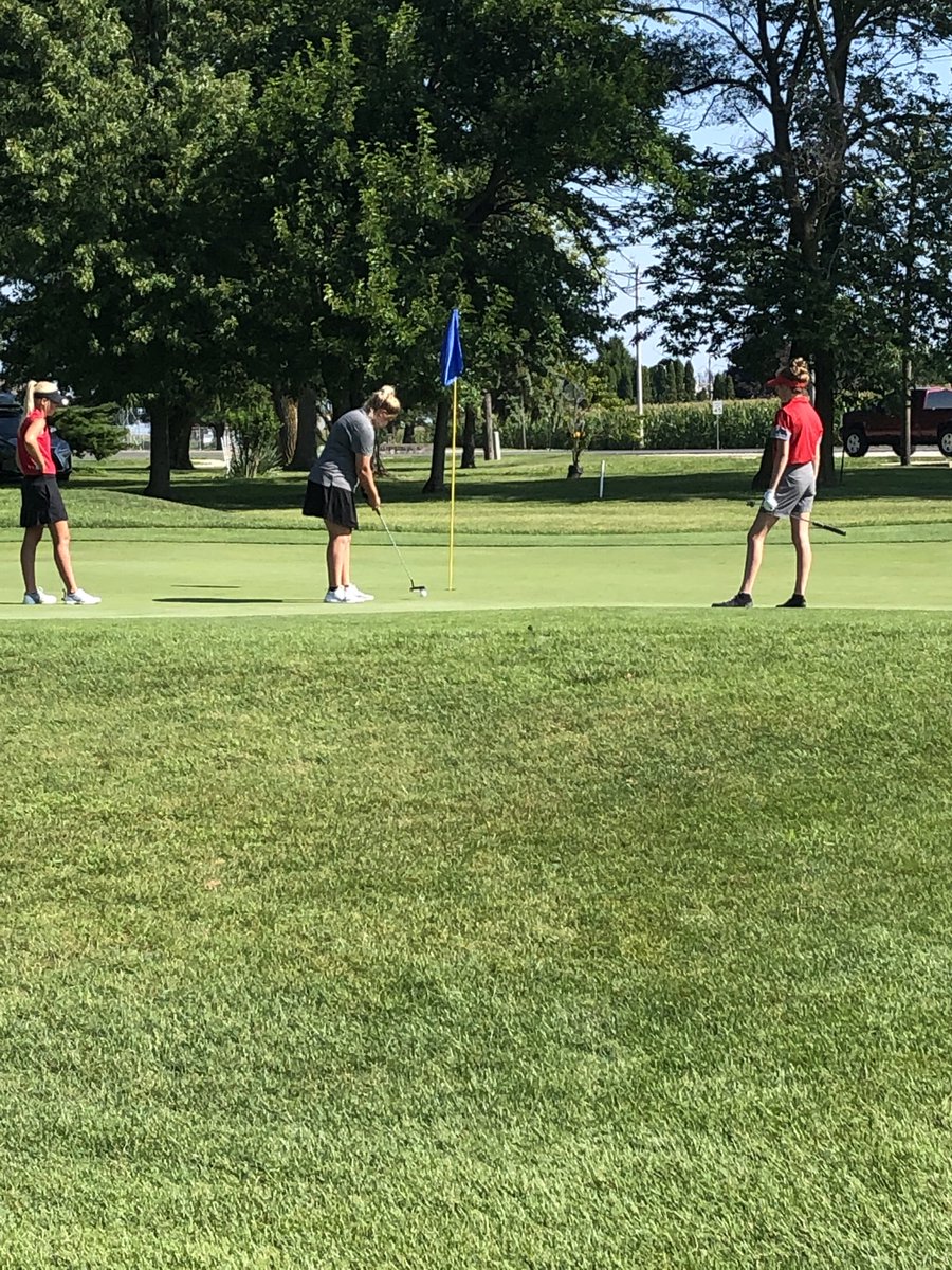 Lady Argylls in action at Wabash Invite. Allie H. making par on #3. #WeAreMG