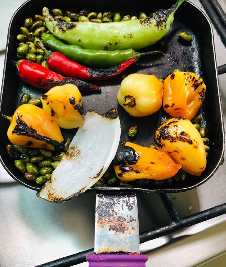 VisitMeridaMx's tweet photo. En la mesa yucateca no puede faltar una rica salsa hecha a base de productos locales para acompañar la comida ¿tú cómo la preparas?
IG: huayoseijo
#VisitMeridaMx #PiensaEnMerida #ConsumeLocal #Circulo47 https://t.co/ZJ5ifGJuiH