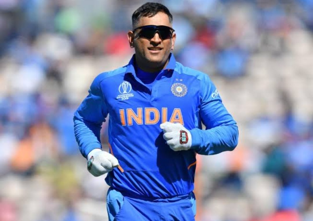 SubhamT72341982's tweet photo. aaj laga ki we have grown up.... because our childhood hero has retired #dhoniretires https://t.co/drobO3JF9Q