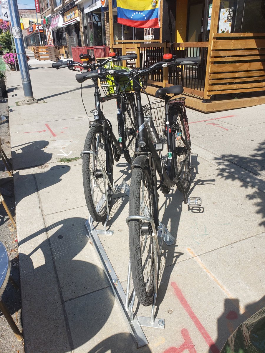 DaveLikesBikes's tweet image. Beautiful visit to @DouceFranceTO on #DestinationDanforth! Delicious croissants, great coffee, super friendly service and bike parking right out front!

#BikeLocalShopLocal