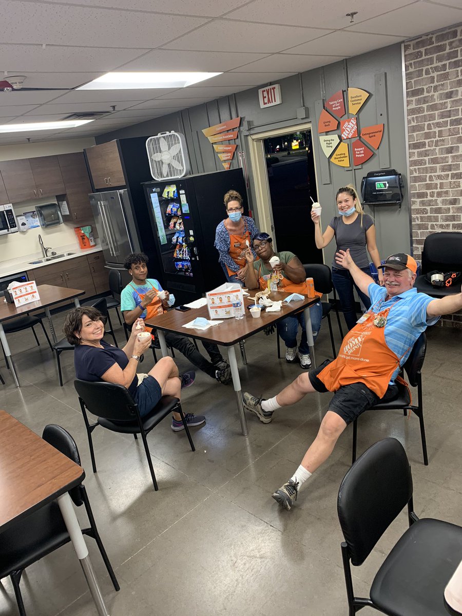 Candace Foley tweet media