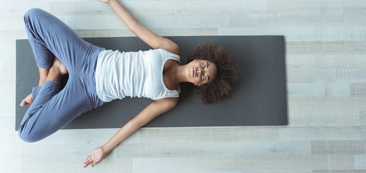 STEP 2 (cont'd)- Don't forget to 1) ensure that the highest part of the flipped bedpan is facing caudad (vs cephalad) and 2) cover the bedpan with a soft towel for patient comfort.- Utilize the "butterfly"  or "frog-leg"  position for increased exposure. 5/