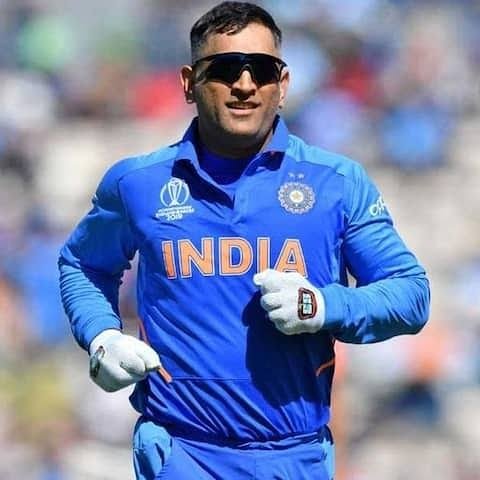 Justok21M's tweet photo. मैं पल दो पल का शायर हूं
We miss you mahi Bhai
Love u lot 
#SportsTiger 
@RubikaLiyaquat 
@vikrantgupta73 https://t.co/po9U4Y6Grf